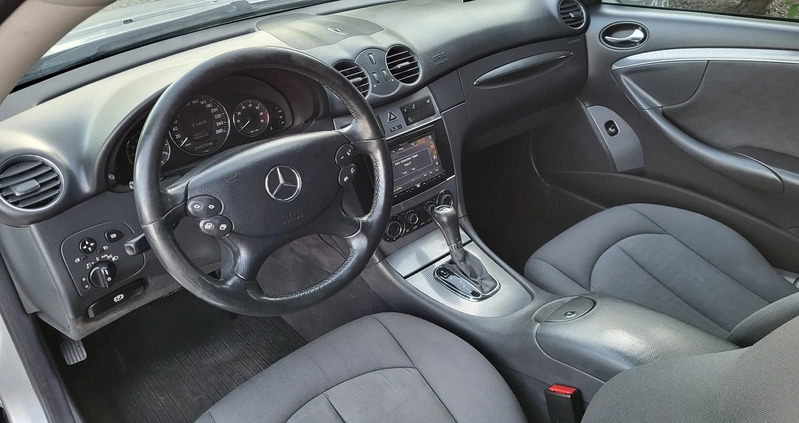 Mercedes-Benz CLK cena 15800 przebieg: 240000, rok produkcji 2004 z Janikowo małe 704